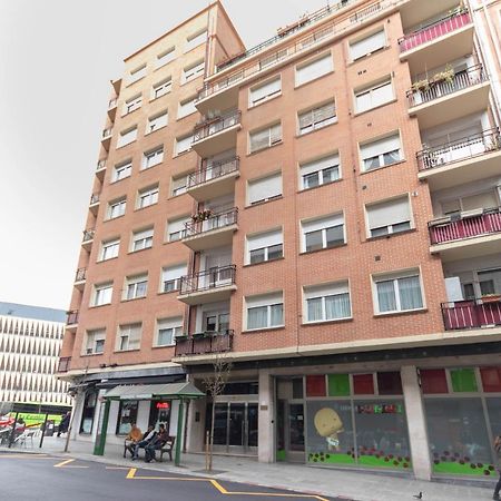 Apartamento Con Vistas Al Estadio San Mames بلباو المظهر الخارجي الصورة