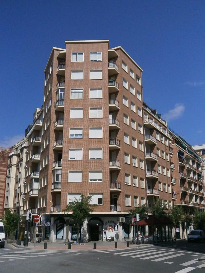 Apartamento Con Vistas Al Estadio San Mames بلباو المظهر الخارجي الصورة